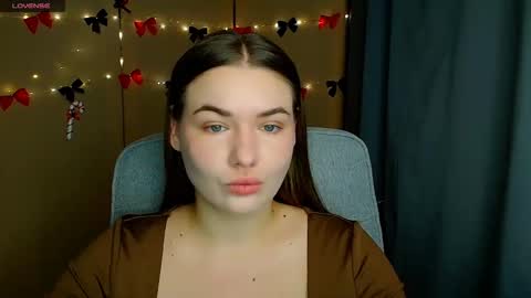 mia_lemm online show from December 4, 8:38 am