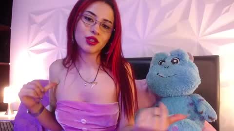 Mia online show from September 15, 7:54 pm