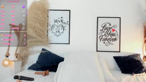 Mia online show from December 18, 3:39 pm