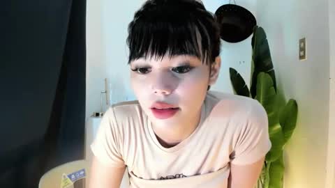 M I A online show from May 15, 10:40 am