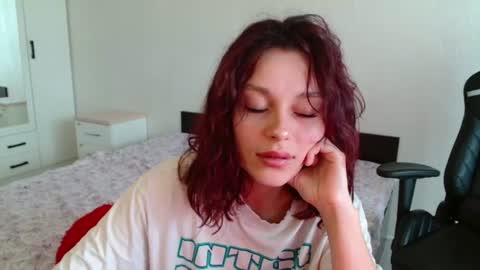 mia_luiza online show from June 29, 11:43 am