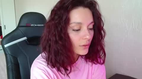 mia_luiza online show from June 18, 11:15 am