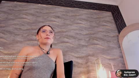 mia_luxor online show from April 3, 11:41 am