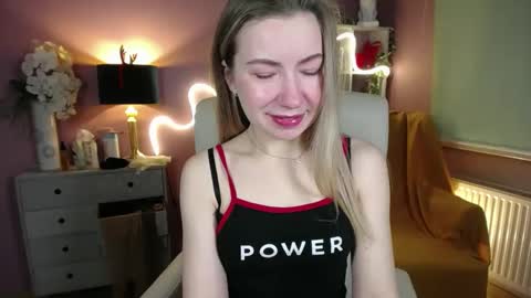 Mia online show from January 12, 7:43 am