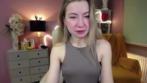 Mia online show from December 31, 7:42 am