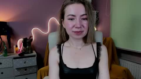 Mia online show from September 10, 6:35 am