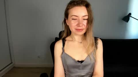 Mia online show from February 20, 7:54 am