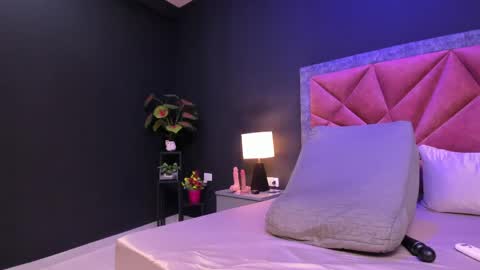 MIA  online show from May 30, 7:21 pm