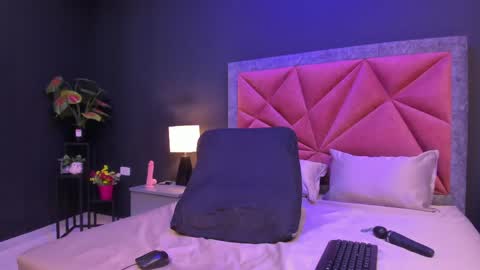 MIA  online show from May 15, 10:45 pm
