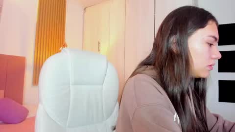 Mia Nevaeh - follow me online show from January 14, 9:09 pm