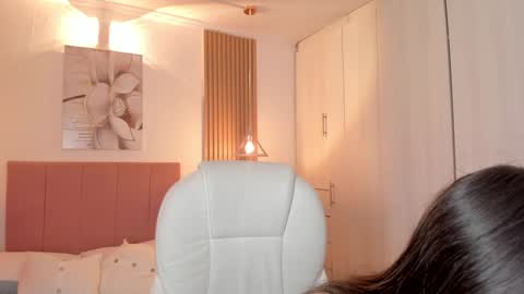 Mia Nevaeh - follow me online show from February 8, 9:15 pm