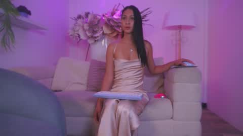 Mia online show from March 27, 11:11 am