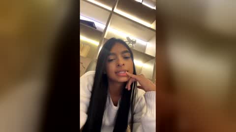 Mia online show from May 19, 1:56 am