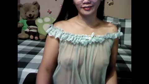 Snapshot of mia_rein chatting on January 6, 8:03 am mia_rein online show from January 6, 8:03 am