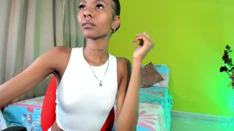 Mia online show from October 8, 2:54 pm