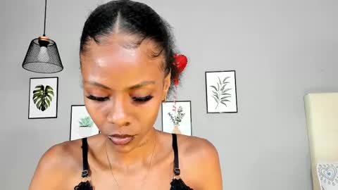 Mia online show from March 11, 2:29 pm