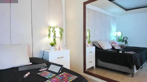 mia rousse25 online show from October 15, 2:08 pm