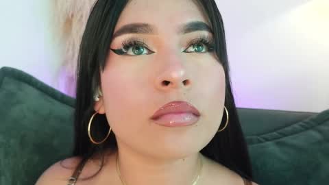 Mia online show from May 6, 10:14 pm