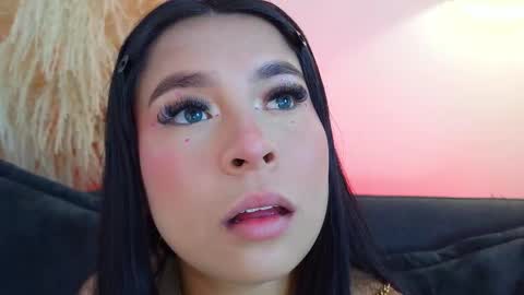 Mia online show from March 22, 7:09 pm