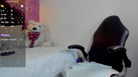 Mia online show from April 6, 4:46 am