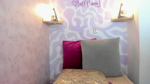 Mia . online show from May 23, 2:37 pm