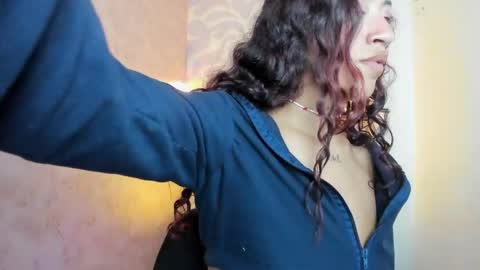 Mia . online show from May 21, 2:04 pm