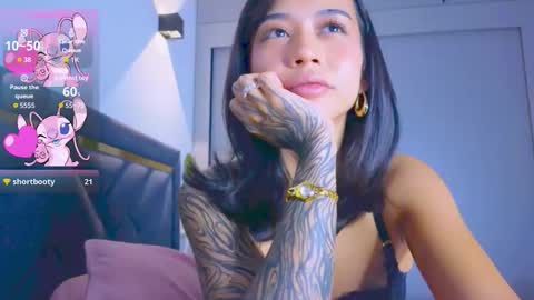 Mia online show from October 14, 2:30 pm