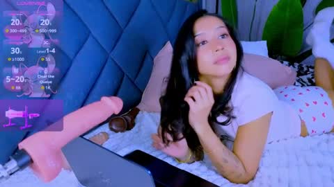 Mia online show from March 30, 8:41 pm