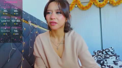 Mia online show from December 22, 6:39 am