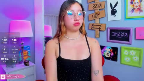 Mia  online show from December 18, 2:44 pm