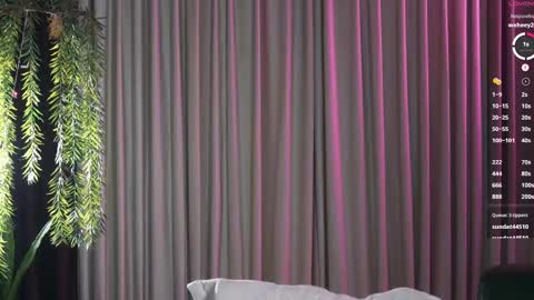 Mia online show from November 28, 4:21 pm