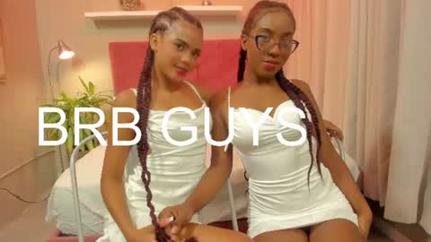 Mia online show from June 25, 11:34 am