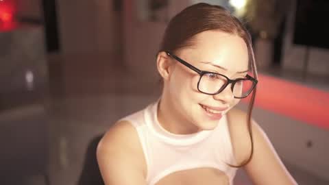 VixenMia online show from May 13, 4:07 am