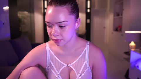 VixenMia online show from October 11, 3:44 am