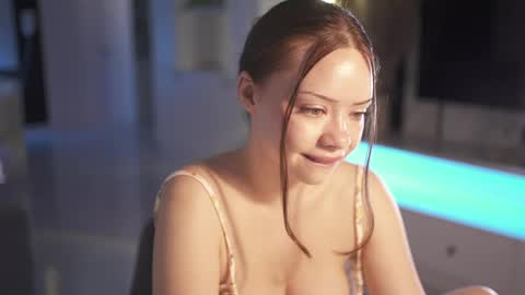 VixenMia online show from May 7, 3:55 am