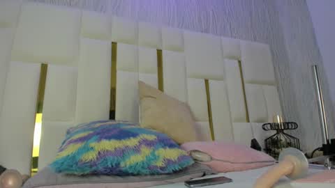 mia_vy online show from March 23, 3:01 am