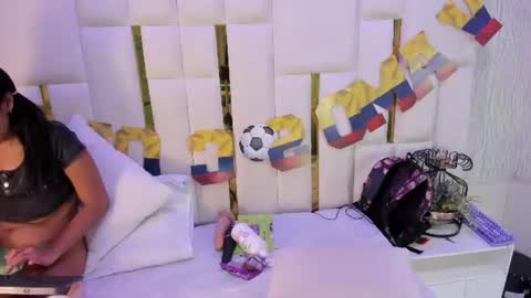 mia_vy online show from July 13, 3:18 am