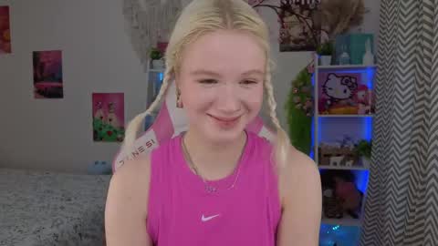 Mia online show from May 11, 3:08 am