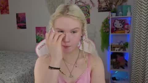 Mia online show from May 13, 3:23 am