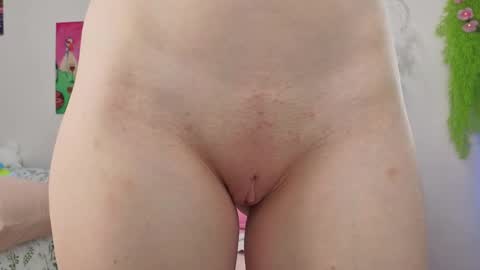 Mia online show from May 9, 3:52 am