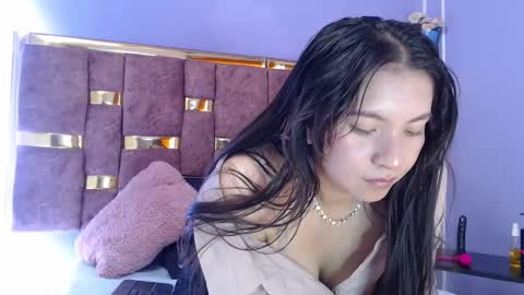 mia_wetts online show from October 17, 7:06 pm