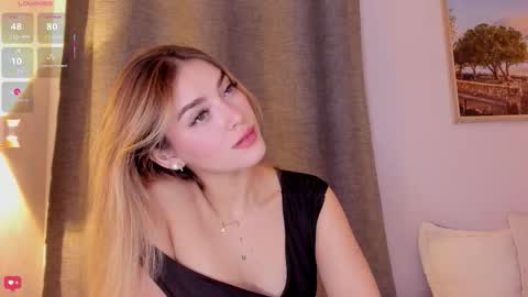 Mia White  online show from November 25, 1:46 pm