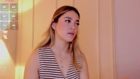 Mia White  online show from April 27, 2:03 pm