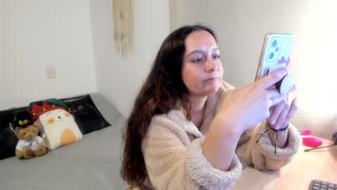 Mia   online show from December 19, 10:32 pm