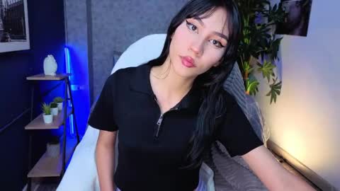 miaa_lee777 online show from May 21, 8:40 pm