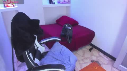       online show from February 4, 11:46 am