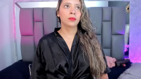 Mia online show from January 29, 12:02 pm