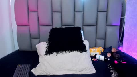 Mia online show from January 21, 12:07 pm