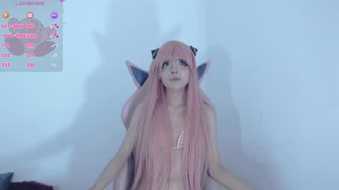 Mia online show from December 19, 4:46 pm