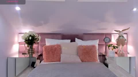 Mia online show from April 28, 2:27 am